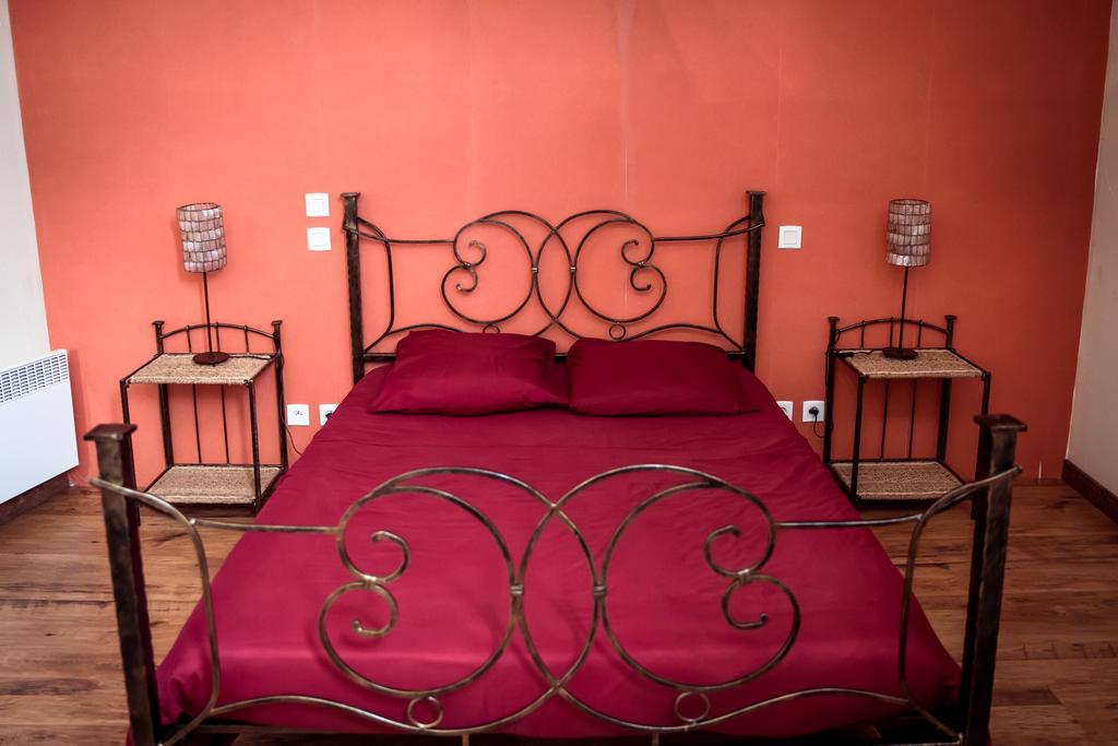Bed and Breakfast Domaine D'Alcapies Saint-Jean-d'Alcapies Экстерьер фото