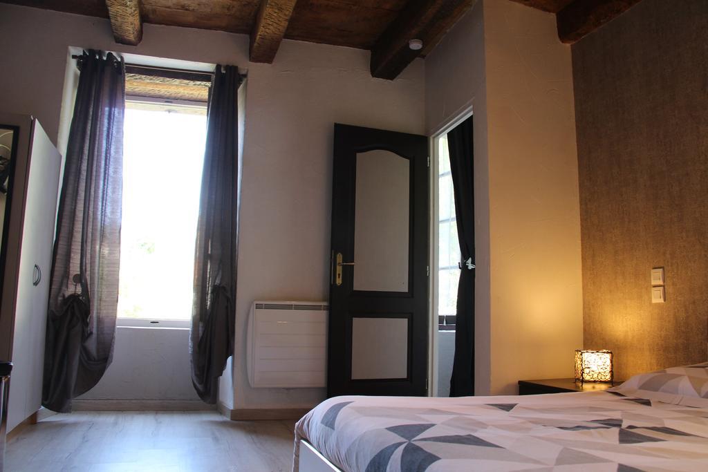 Bed and Breakfast Domaine D'Alcapies Saint-Jean-d'Alcapies Экстерьер фото